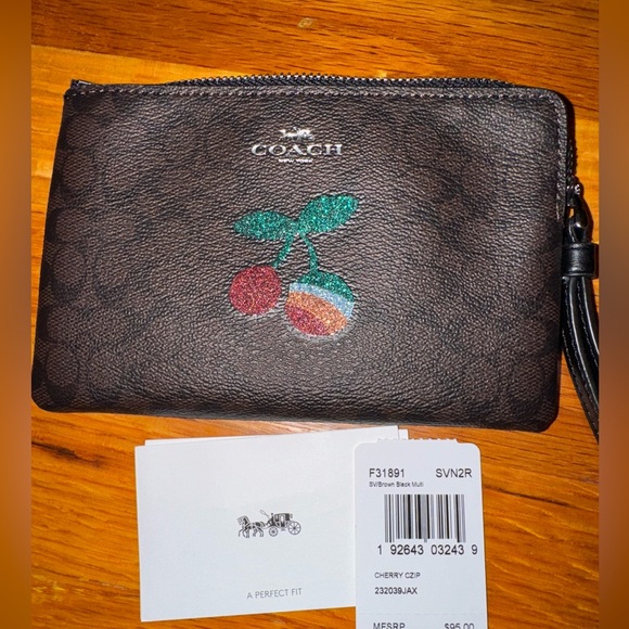 COACH F31891 Corner Zip Wristlet Signature Cherry - NWT - Picture 5 of 5